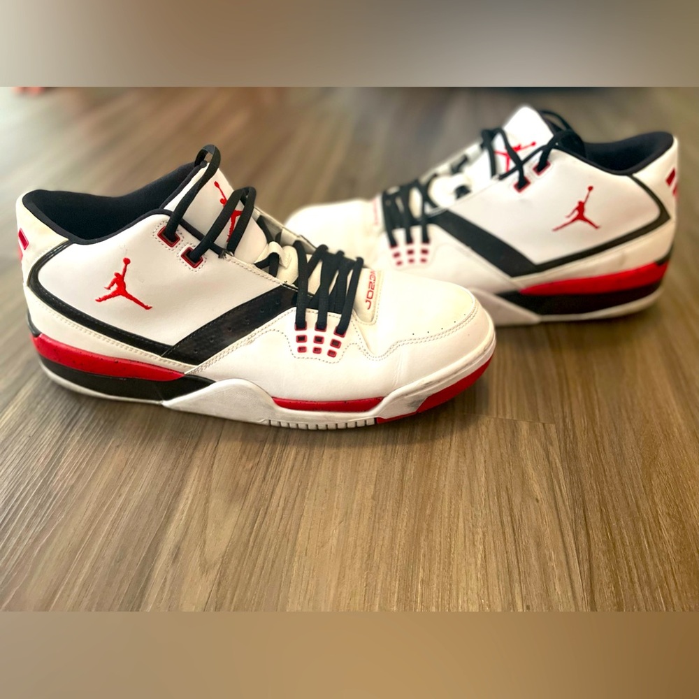 Jordan Flight 23 White university red black size 11.5
